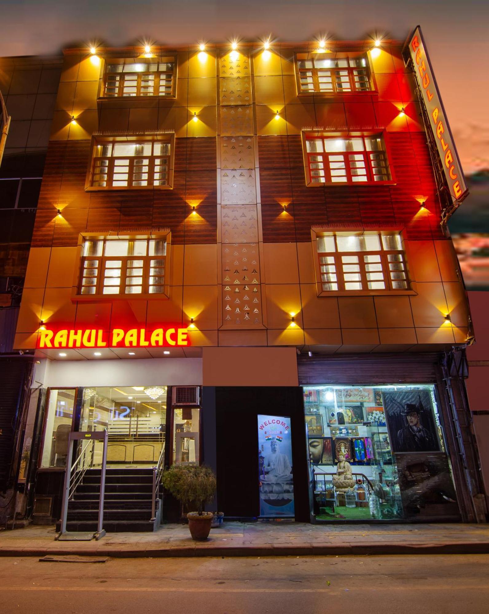 Rahul Palace By Golden Tree Near Metro Station And Ajmal Khan Market New Delhi Exterior photo